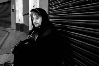 <div class=''>Guitar Man</div><div class='entry-categories cat-links'><a href='http://peterclarkimages.co.uk/portfolio/on-the-streets/'>On the Streets</a></div>