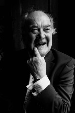 <div class=''>Ken Thompson</div><div class='entry-categories cat-links'><a href='http://peterclarkimages.co.uk/portfolio/french-house/'>French House</a> | <a href='http://peterclarkimages.co.uk/portfolio/portraits/'>Portraits</a></div>