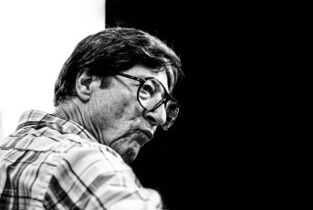 <div class=''>Hank </div><div class='entry-categories cat-links'><a href='http://peterclarkimages.co.uk/portfolio/music/'>Music</a> | <a href='http://peterclarkimages.co.uk/portfolio/performance/'>Performance</a></div>