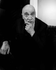 <div class=''>Wilko Johnson</div><div class='entry-categories cat-links'><a href='https://peterclarkimages.co.uk/portfolio/featured/'>Featured</a> | <a href='https://peterclarkimages.co.uk/portfolio/portraits/'>Portraits</a></div>