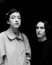 <div class=''>Deux jeunes femmes</div><div class='entry-categories cat-links'><a href='https://peterclarkimages.co.uk/portfolio/french-house/'>French House</a> | <a href='https://peterclarkimages.co.uk/portfolio/soho/'>Soho</a></div>